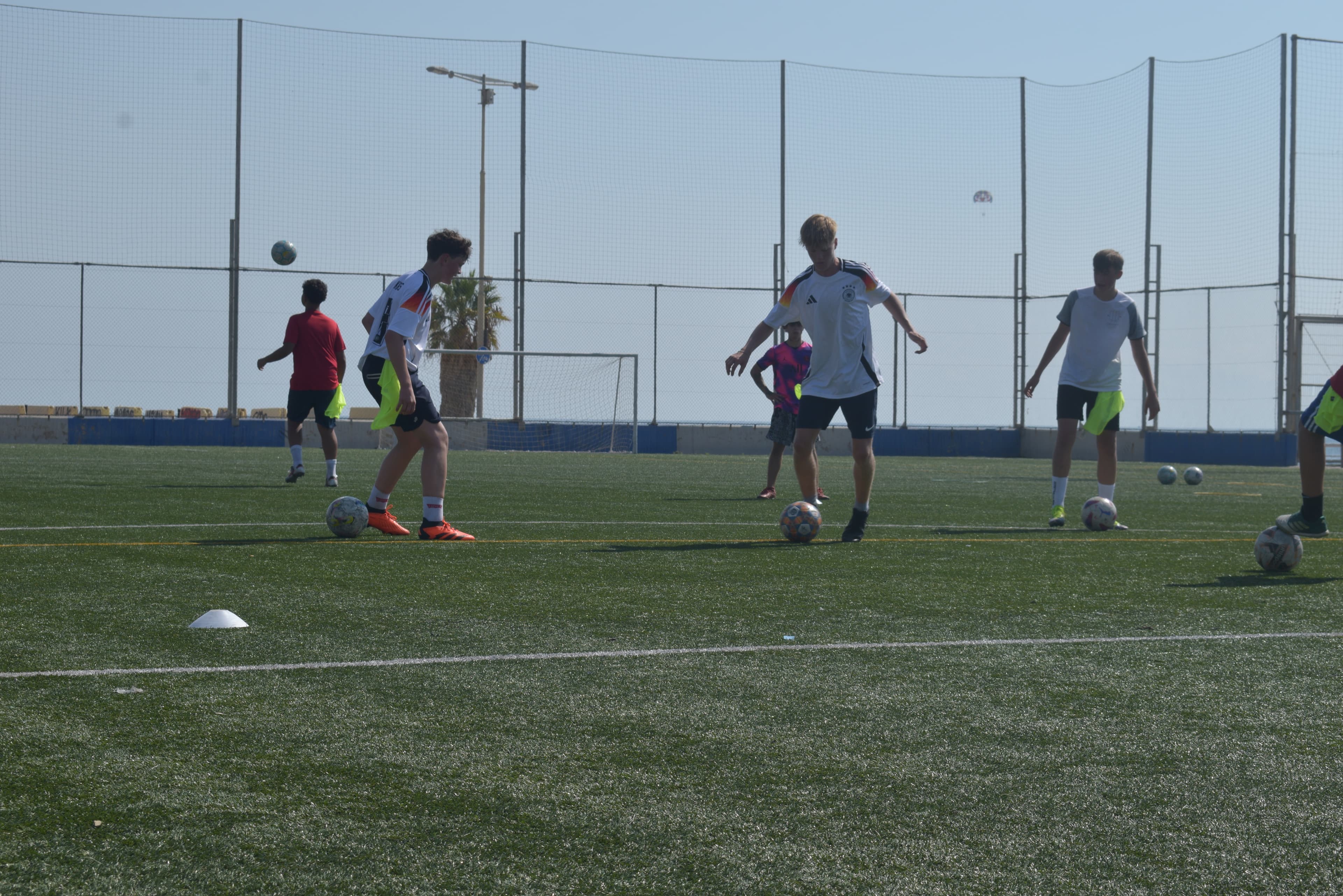 Camp de Football (soccer) & Voile - Barcelone Afternoon - Activities - Afternoon 7