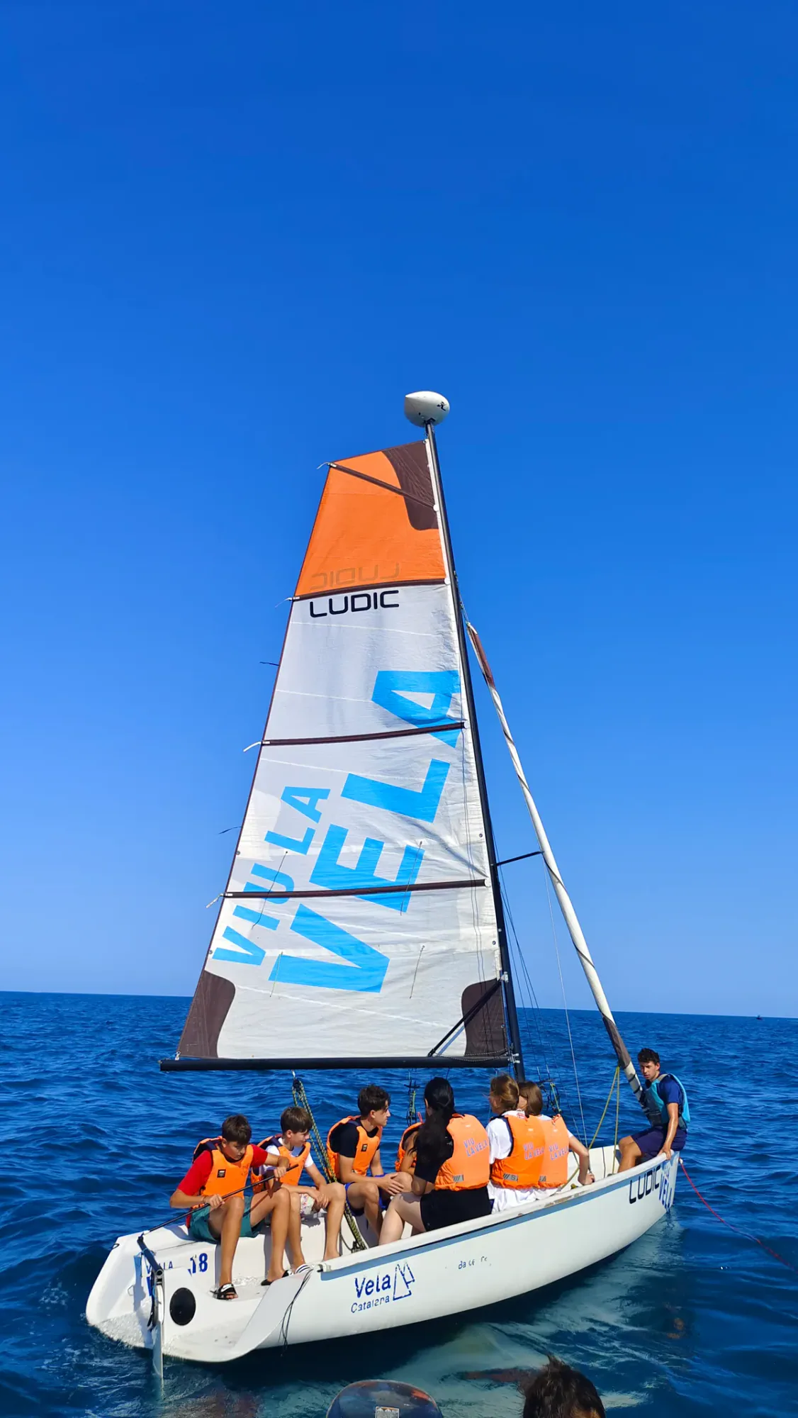 Expérience de voile à Barcelone - Happy Camper 2